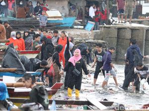 Polemik Pantai Sukaraja, Nelayan Memang Minta Sampah Jangan Dibersihkan