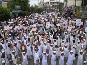 Warga Pakistan Mengecam Keras Pembakaran Al-Quran di Swedia