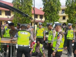 Ditabrak Pemotor Tak Berhelm saat Operasi Patuh, Aiptu Ari Patah Tangan