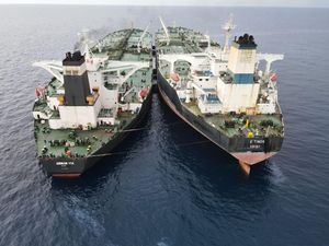 Dari Mana Asal Minyak Rp 4,6 T yang Diangkut Super Tanker Iran? Dari Mana Asal Minyak Rp 4,6 T yang Diangkut Super Tanker Iran?