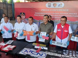 Bareskrim Bongkar Penimbunan Solar di Kota Pasuruan, 3 Orang Jadi Tersangka