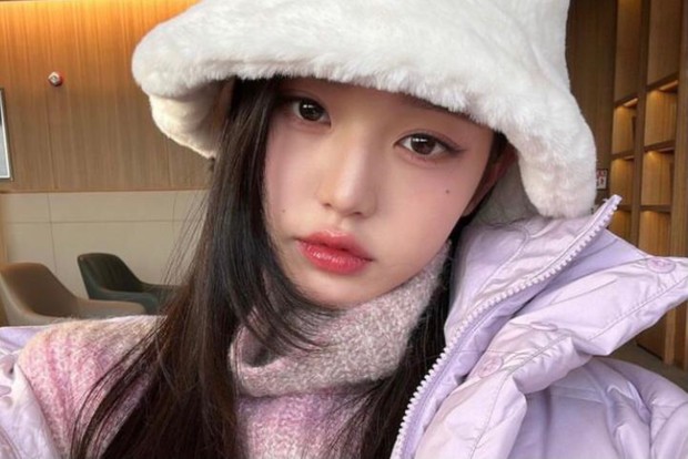 Bibir kecil berisi Bentuk bibir kecil namun berisik memberikan kesan imut pada wajah