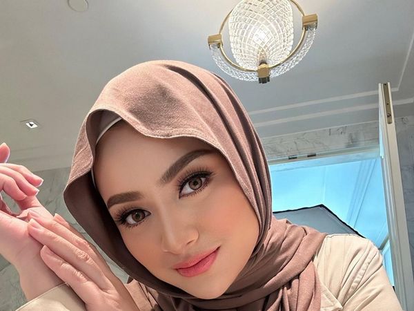 10 Transformasi Gaya Nathalie Holscher Mulai dari Mualaf Hingga Lepas Hijab