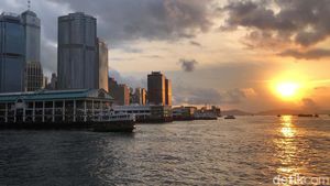 Gemerlap Senja di Hong Kong, Si Mutiara dari Timur