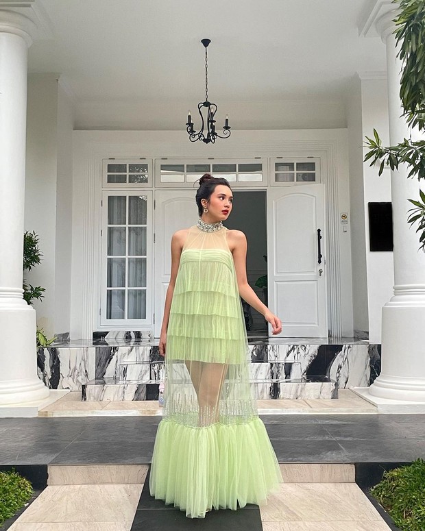 5 Gaya Beby Tsabina Seperti Barbie