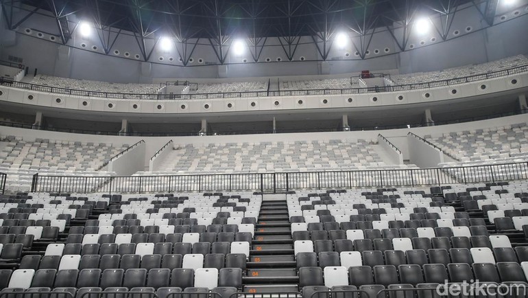 Indonesia Arena juga dilengkapi dengan pendingin ruangan yang terpusat.