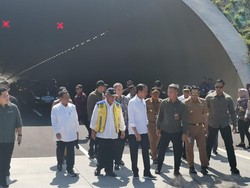 Antusias Warga Cirebon Usai Jokowi Resmikan Tol Cisumdawu