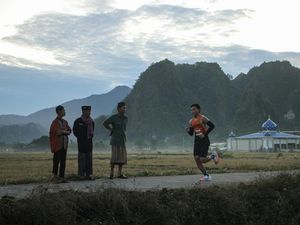 Maros Marathon 2025: Sensasi Berlari 42K Lintasi Kawasan Surga Geopark Maros Marathon 2025: Sensasi Berlari 42K Lintasi Kawasan Surga Geopark