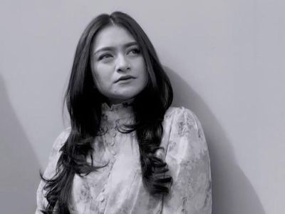 7 Gaya Terbaru Nathalie Holscher yang Bikin Heboh, Tampil Tanpa Hijab