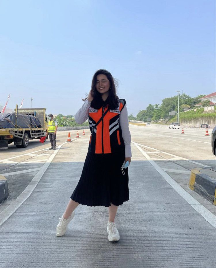 Olivia Allan, Ustri Denyy Sumargo