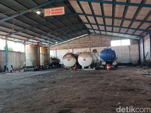 Penjualan Solar Ilegal di Kota Pasuruan 7 Tahun Tak Terendus Polisi Penjualan Solar Ilegal di Kota Pasuruan 7 Tahun Tak Terendus Polisi