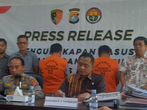 Peran Kepala Kesbangpol Sulbar Tersangka Kasus Korupsi PLTS Rp 322,6 Juta Peran Kepala Kesbangpol Sulbar Tersangka Kasus Korupsi PLTS Rp 322,6 Juta