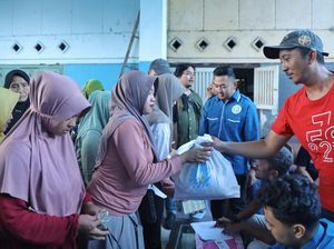 Relawan Sandiaga Uno Gelar Bazar Sembako Murah untuk Masyarakat Jember