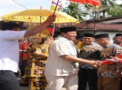 Mendagri Tetapkan Suhardiman Amby Bupati Kuansing Definitif