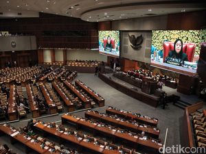 UU Kesehatan Hasil Revisi Resmi Jadi UU Nomor 17 Tahun 2023 UU Kesehatan Hasil Revisi Resmi Jadi UU Nomor 17 Tahun 2023