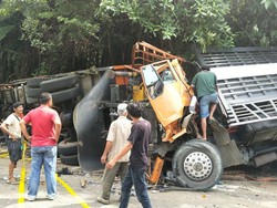 Truk Muatan Beras di Mamuju Tabrak Bangkai Fuso gegara Rem Blong, Sopir Tewas