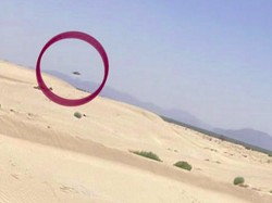 Turis Ini Ngaku Lihat UFO di Gurun Pasir, Fotonya Viral!