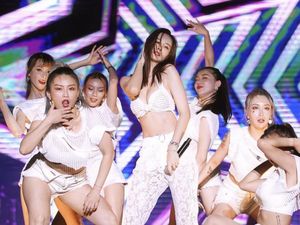 Momen Sebelum Celana Amber An Robek di Atas Panggung Momen Sebelum Celana Amber An Robek di Atas Panggung