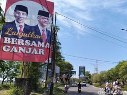 Baliho Jokowi Lanjutkan Bersama Ganjar Mejeng di Banda Aceh