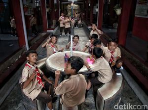 Daftar Seragam Sekolah, Kapan Dipakainya?