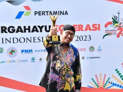 Bupati Sumenep Terima Penghargaan Sebagai Pembina Koperasi Andalan
