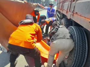 Pemotor Asal Gresik Tewas Terlindas Truk di Margomulyo Surabaya