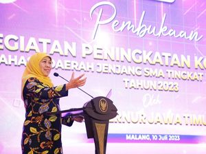 Gubernur Khofifah Minta Seminggu Sekali Siswa Berpakaian dan Berbahasa Daerah Gubernur Khofifah Minta Seminggu Sekali Siswa Berpakaian dan Berbahasa Daerah