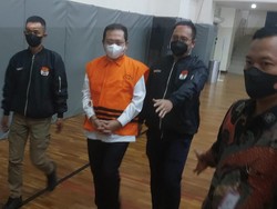 Kode Suap Sekretaris MA: Suntikan Dana hingga Jalur Atas Bawah