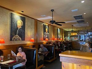 Keren! Restoran Mewah Ini Terinspirasi Lukisan Vincent Van Gogh