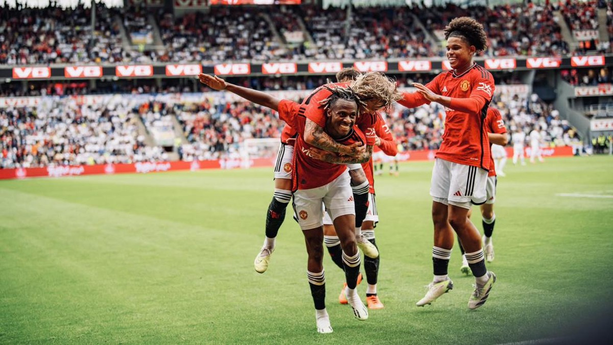 Manchester United mengalahkan Leeds United 2-0 di laga pramusim. (Foto: Twitter @ManUtd)