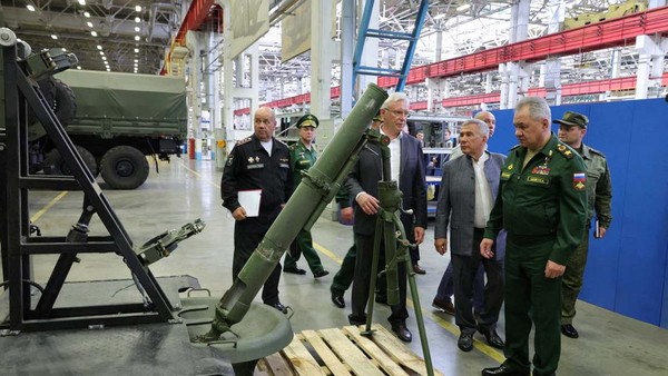 Russian Defence Minister Sergei Shoigu visits a plant as part of his inspection of defence industry enterprises, in the Republic of Tatarstan, Russia, in this image released July 11, 2023. Russian Defence Ministry/Handout via REUTERS ATTENTION EDITORS - THIS IMAGE WAS PROVIDED BY A THIRD PARTY. NO RESALES. NO ARCHIVES. MANDATORY CREDIT.