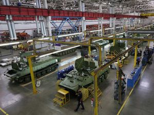 Melihat Pabrik Tank Rusia Untuk Perang dengan Ukraina