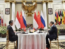 Menlu Retno Bertemu Menlu Rusia dan Diplomat China, Apa yang Dibahas?