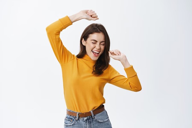 Merayakan pencapaian/ Foto: Freepik/@cookie_studio