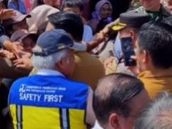 Kocak! Menteri PUPR Basuki Peluk Ridwan Kamil dari Belakang