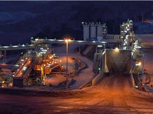 6 Tambang Emas Indonesia Selain Freeport, Salah Satunya di Jatim 6 Tambang Emas Indonesia Selain Freeport, Salah Satunya di Jatim