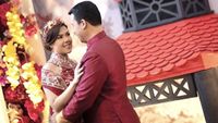 Tina Toon Lamaran, Ada Kue Cheongsam dan Sirup Merah di Acara Sangjit