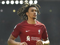 Van Dijk Senang Alexander-Arnold Berkembang Jadi Pemimpin di Liverpool