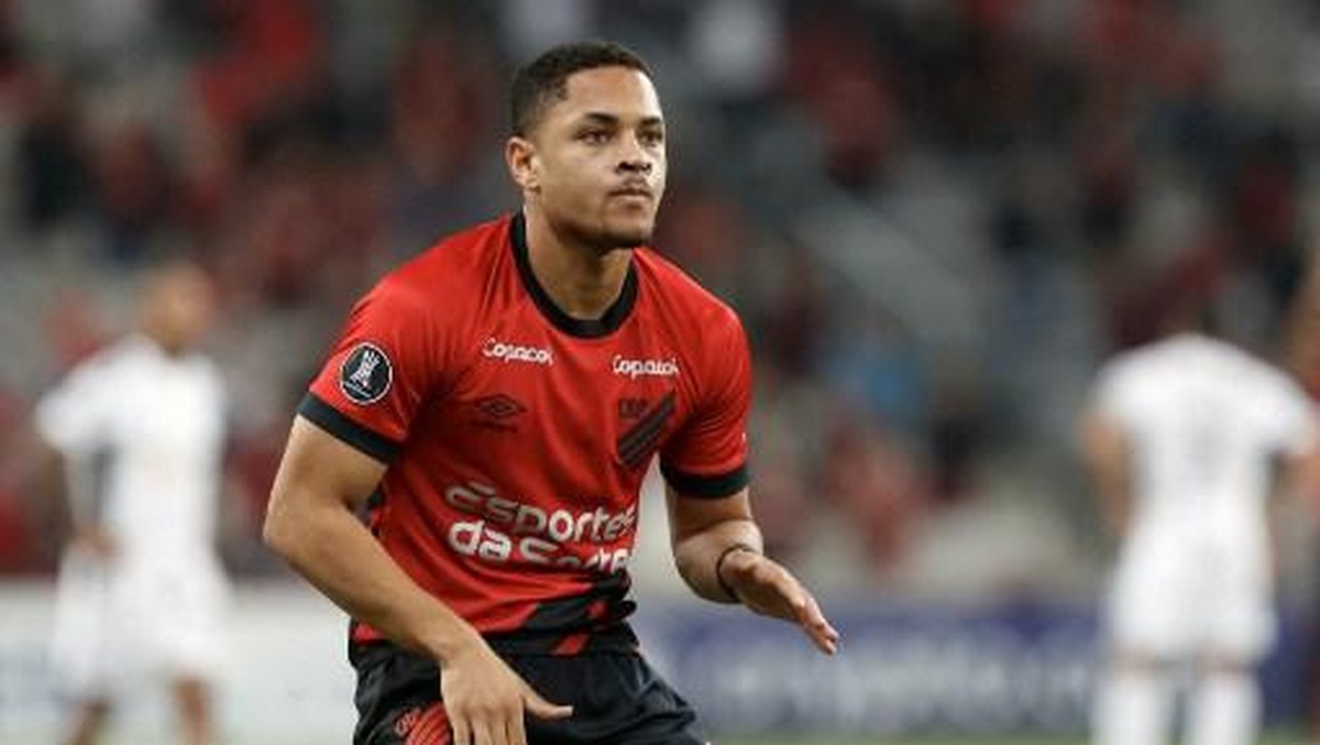 Vitor Roque gabung Barcelona tahun depan. Foto: AFP/ALBARI ROSA