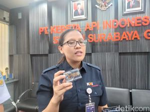 KA Lokal Commuter Line Daop 8 Surabaya Bakal Terapkan Cashless Terintegrasi KA Lokal Commuter Line Daop 8 Surabaya Bakal Terapkan Cashless Terintegrasi