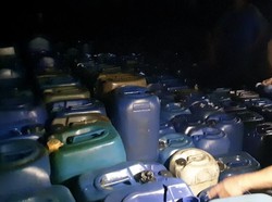 Truk Angkut Solar Terguling di Wajo gegara Gagal Nanjak, Sopir Diamankan