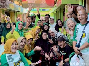 Mak Eha Buka Warung Sunda Sejak 1947 hingga Jadi Langganan Pesohor Mak Eha Buka Warung Sunda Sejak 1947 hingga Jadi Langganan Pesohor