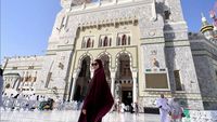 8 Foto Gaya Zaskia Mecca dengan Busana Syari Saat Naik Haji, Tuai Pujian