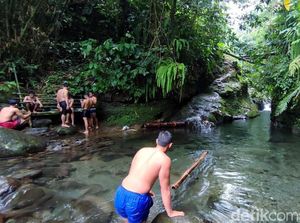 Leuwi Genteng yang Baru dari Ciamis: Air Sebening Kaca dan Pasti Teduh