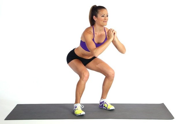 Bodyweight squat/ Foto: Pinterest.com/ Popsugar Bodyweight squat