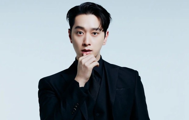 Chansung tetap aktif bersama 2PM meski sudah berkeluarga/Foto: Instagram/hwang_chan222