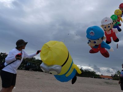 Pecinta Layang-layang dari Berbagai Negara Kumpul di Bali
