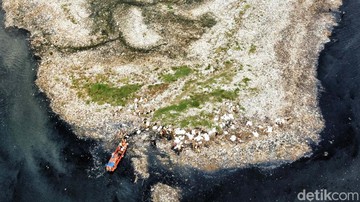 Pramono Ungkap 'Pulau Sampah' di Muara Angke Sudah Dikeruk
