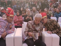 Ganjar Minta Walkot Se-Indonesia Waspada Pungli Bermodus Infaq di Sekolah