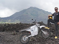 Kisah Darmagita Bangun Bengkel Motor Custom Listrik di Bali
